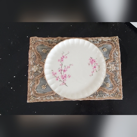 Vintage Gold Threaded Pearl Beaded Hand Sewn Table Centerpiece Tabletop Doiley - Picture 12 of 12